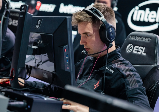 处于球员黄 处于球员黄