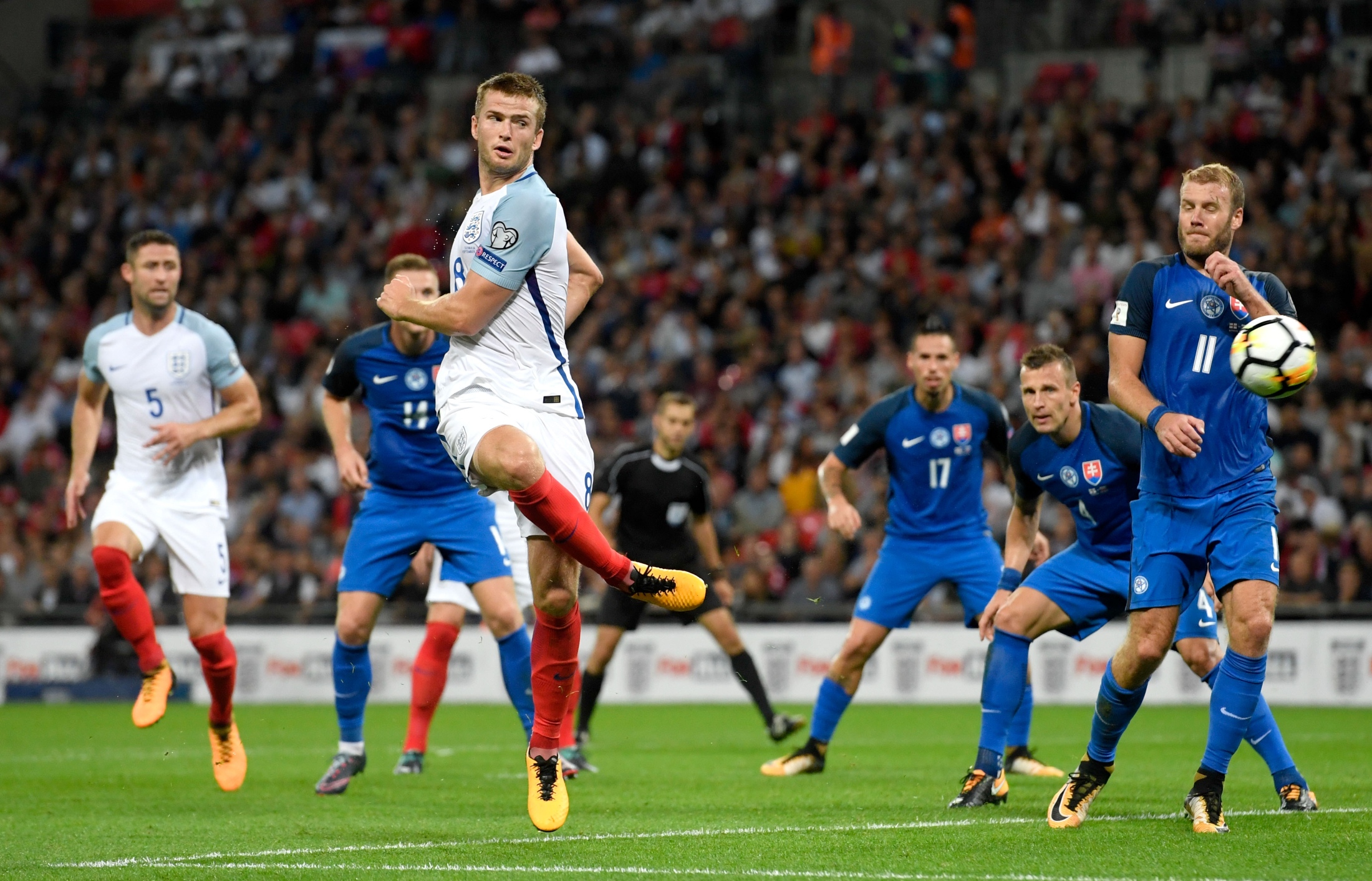 富勒姆通过 富勒姆通过