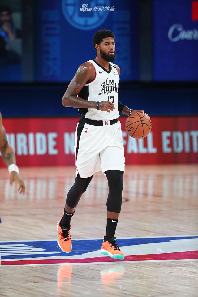 球迷应该更 球迷应该更