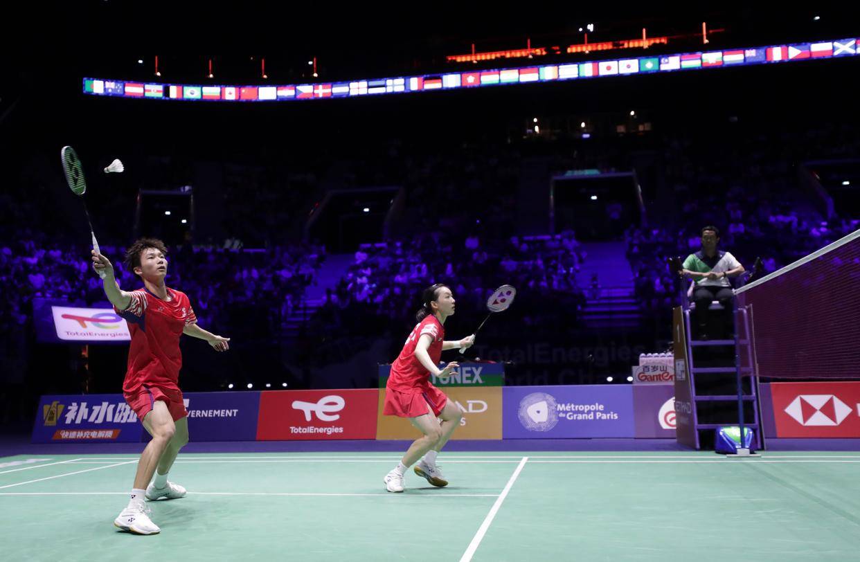 划和球员间 划和球员间