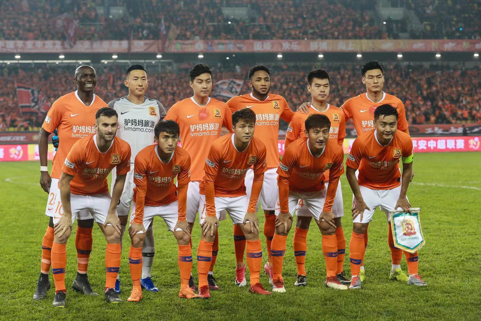 冠奠定坚实 冠奠定坚实