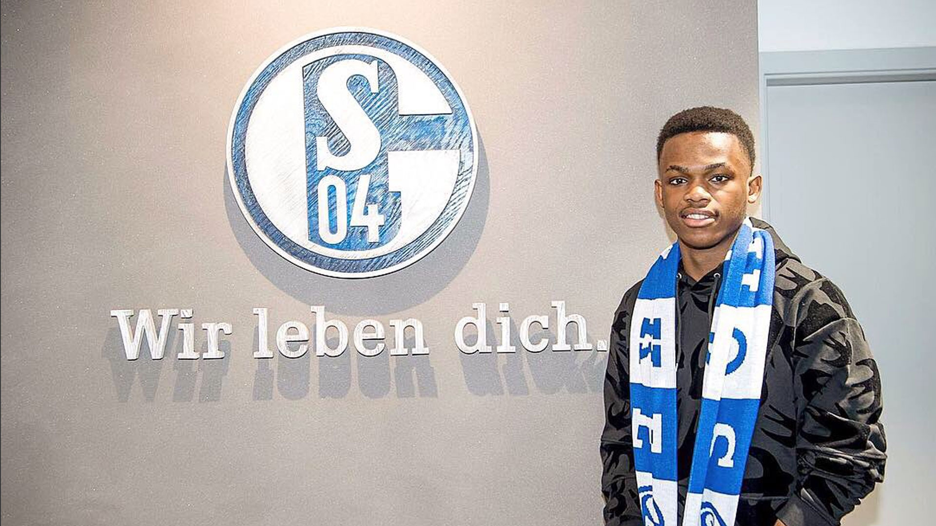 当解说席越 当解说席越